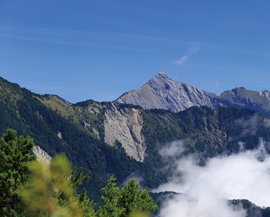 中央尖山與南湖大山